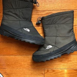 Snow boots for kids